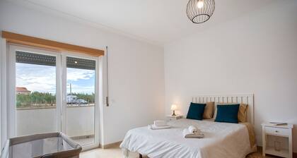 Holiday Home 'Tina House' with Private Terrace, Wi-Fi and Air Conditioning