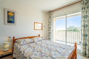 3 chambres, fer et planche à repasser, Wi-Fi gratuit, draps fournis