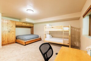 3 bedrooms, free WiFi, bed sheets