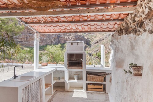 'Casa Cueva' with Mountain View, Private Terrace and Private Garden