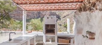 Casa Cueva' avec vue sur la montagne, terrasse privée et jardin privé