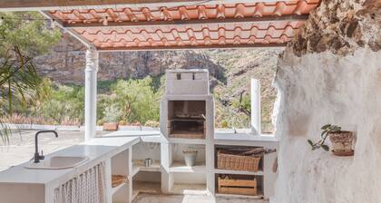 'Casa Cueva' with Mountain View, Private Terrace and Private Garden