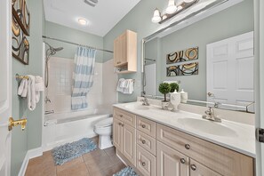 Shower, hair dryer, towels - Beautiful 2BR Golf Course View Condo Myrtle Beach (Myrtle Beach)