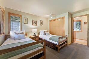 4 bedrooms, iron/ironing board, WiFi, bed sheets