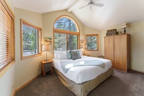 4 chambres, fer et planche à repasser, Wi-Fi, draps fournis
