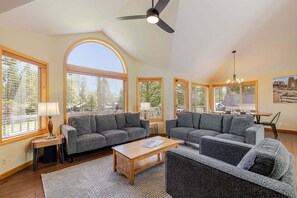 TV, fireplace, foosball - 7 Vine Maple - Sunriver Escape! Golf Course Views, Hot Tub, Game Room and 3 - Master Suites (Sunriver)