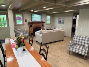 TV connectée, cheminée