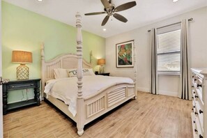 4 chambres, fer et planche à repasser, lit parapluie, Wi-Fi gratuit