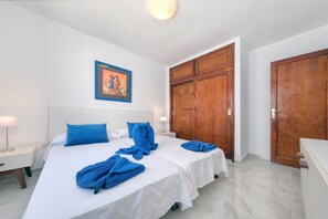 1 chambre, fer et planche à repasser, Wi-Fi gratuit, draps fournis