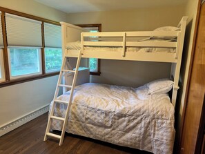 2 多间卧室、免费 WiFi、床单