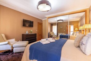 4 Schlafzimmer, Bügeleisen/Bügelbrett, Reisekinderbett, kostenloses WLAN
