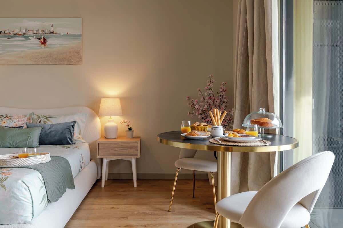 1 dormitorio, tabla de planchar con plancha, cuna de viaje y wifi gratis
