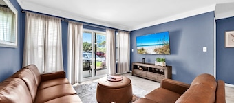 Poolside Villas 104 near beach sleeps 5