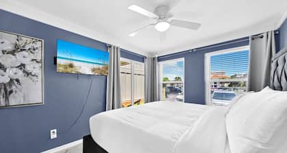 Poolside Villas 104 near beach sleeps 5