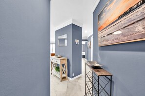 Interior - Poolside Villas 104 near beach sleeps 5 (Destin)