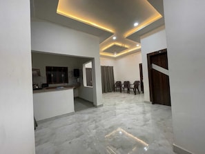 Lobby - Akash Ganga Homestay Varanasi (Varanasi)
