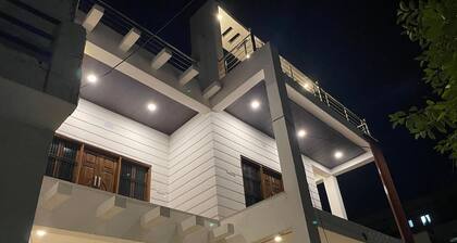 Akash Ganga Homestay Varanasi