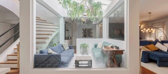Palmela Pool House