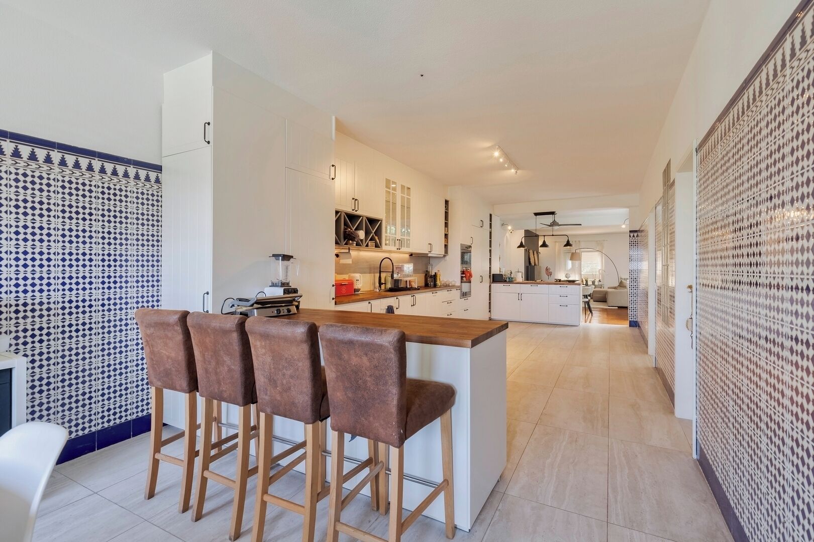 Microwave, oven, stovetop, coffee/tea maker