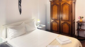 1 bedroom, free WiFi, bed sheets - Aviației Vintage Charm with AC (Bucharest)