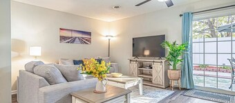  Peaceful 3-bedroom Coastal Haven located 5 mins from the beach in Myrtle Beach