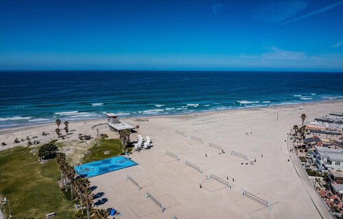 Ocean Views * Penthouse * A/C * Pets OK!