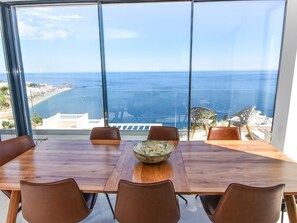 تناول الطعام