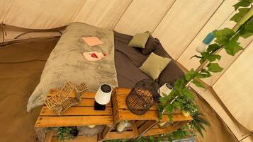 1 bedroom, bed sheets, wheelchair access