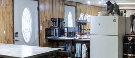 冰箱、微波炉、炉灶、茶具/咖啡用具