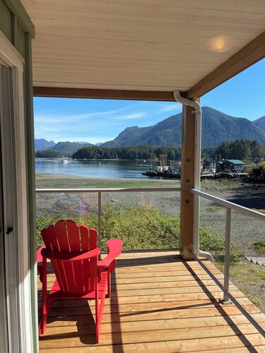 Tofino Waterfront Condo - Walkable to town, waterfront deck!