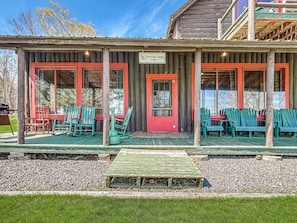 Terrace/patio - Tomhegan Lodge (Tomhegan Direct Lake Access) (Rockwood)
