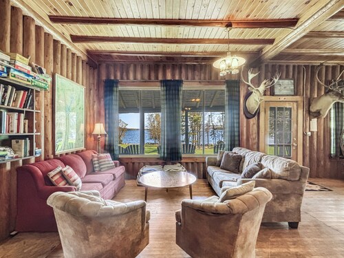Tomhegan Lodge (Tomhegan Direct Lake Access)