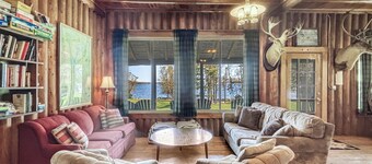 Tomhegan Lodge (Tomhegan Direct Lake Access)