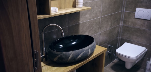Hårtørrer, håndklæder, Sæbe, Toiletpapir