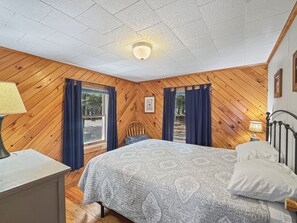 3 bedrooms, bed sheets - Moosewood (Tomhegan Direct Lake Access) (Rockwood)