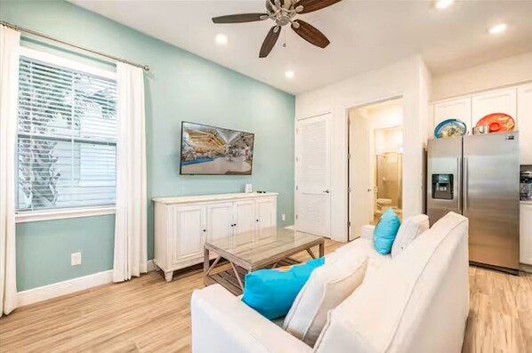 Smart TV, video games