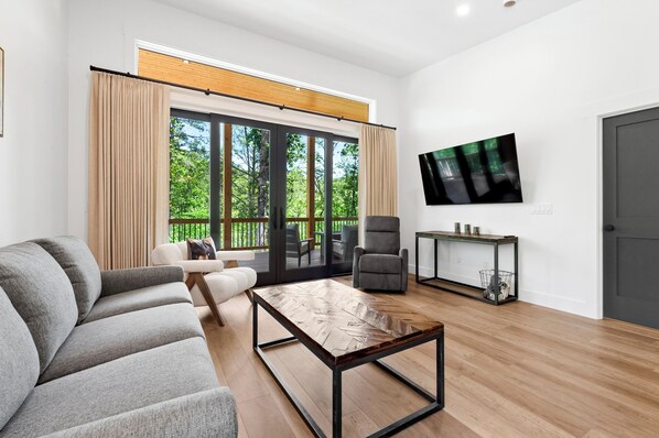 Smart TV, futbolito y libros 