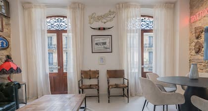 Entire house, pool table, jacuzzi, private rooftop