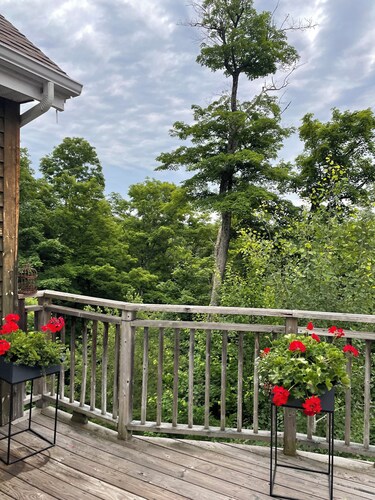 Spacious Lakefront Property in Charming Private Estate!