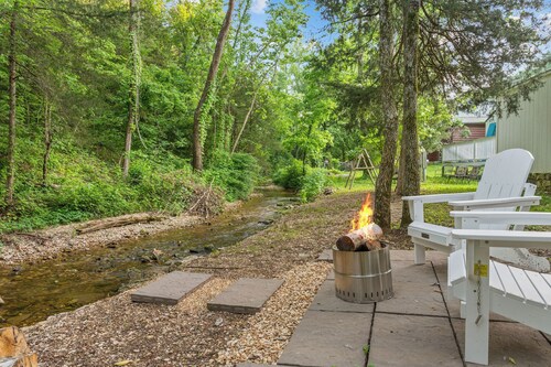 Relaxing Retreat | Woods, WiFi, Porch, and Serenity