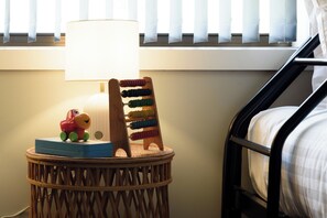 3 bedrooms, travel crib, WiFi