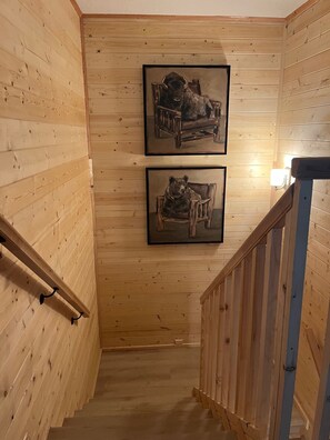 Interior - GLACIER CREEK APARTMENT-Enchanting 4 bedroom apartment with WiFi n scenic Seward (Seward)