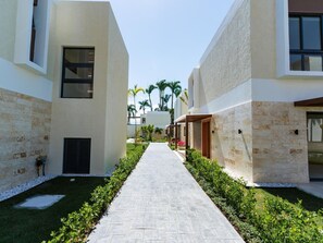 Property grounds - Luxury Villa Near the Beach in Puerto Plata – Stylish Caribbean Getaway (Puerto Plata)