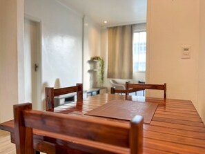 Basic Apartment | Dining