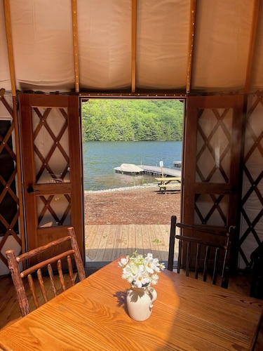 Waterfront Yurt @ Daggett Lake