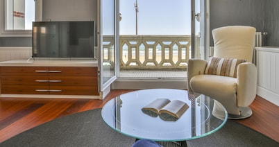 Villa des Palmiers, le luxe les pieds dans l'eau I Les Sables d'Olonne