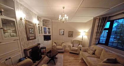 Abbeyfeale Home - Sleeps 6 - Convenient Location