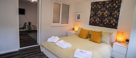 1 chambre, fer et planche à repasser, Wi-Fi, draps fournis