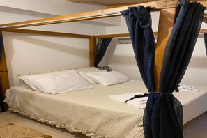 1 bedroom, internet, bed sheets
