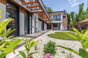 Exterior - Fulop Panzio-Green Parasol Apartment, Révfülöp, Hungary (Révfülöp)